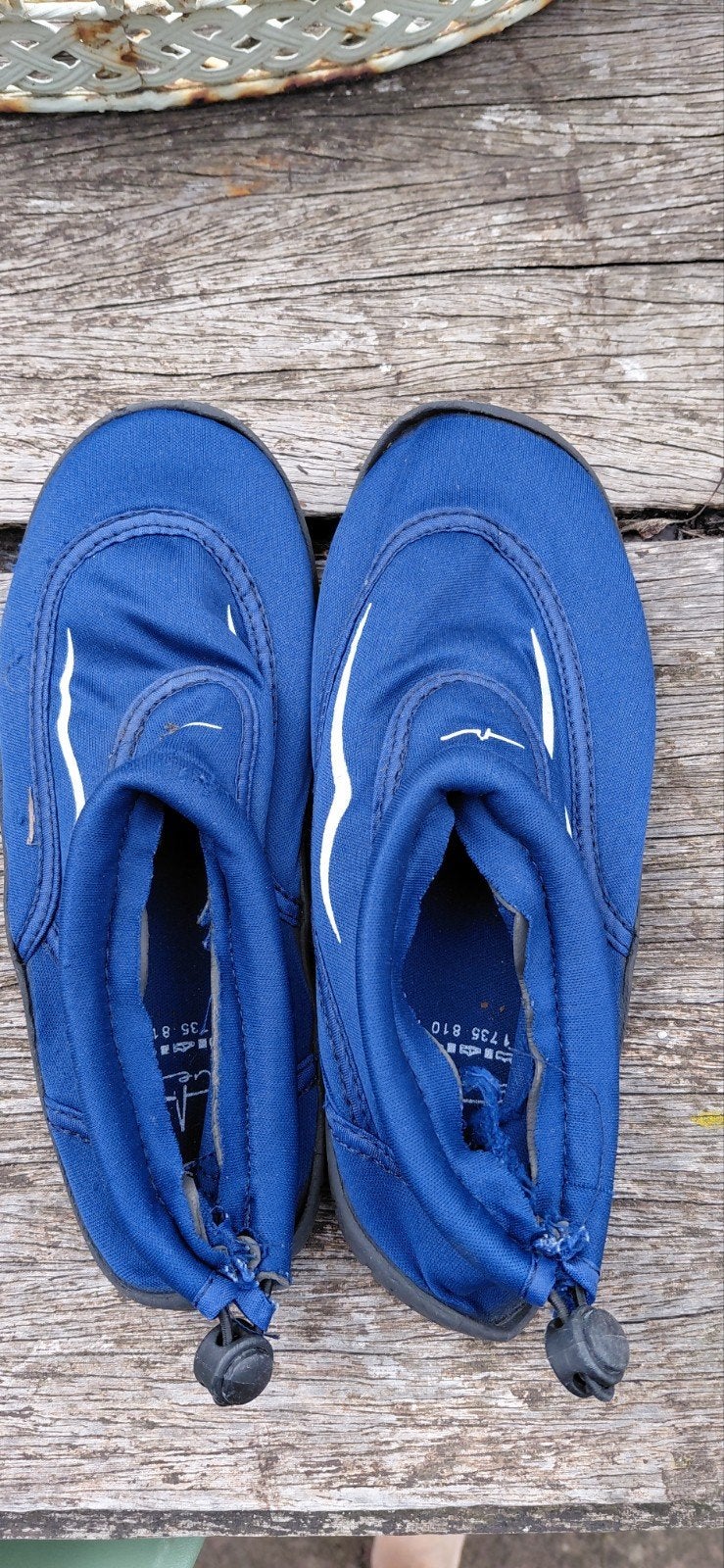 Blauwe waterschoenen - maat 35, Kinderen en Baby's, Kinderkleding | Schoenen en Sokken, Ophalen, Gebruikt, Jongen of Meisje, Overige typen