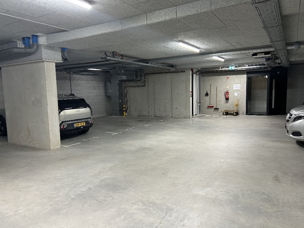 Parkeerplaats te Huur in Haarlem, Noord-Holland