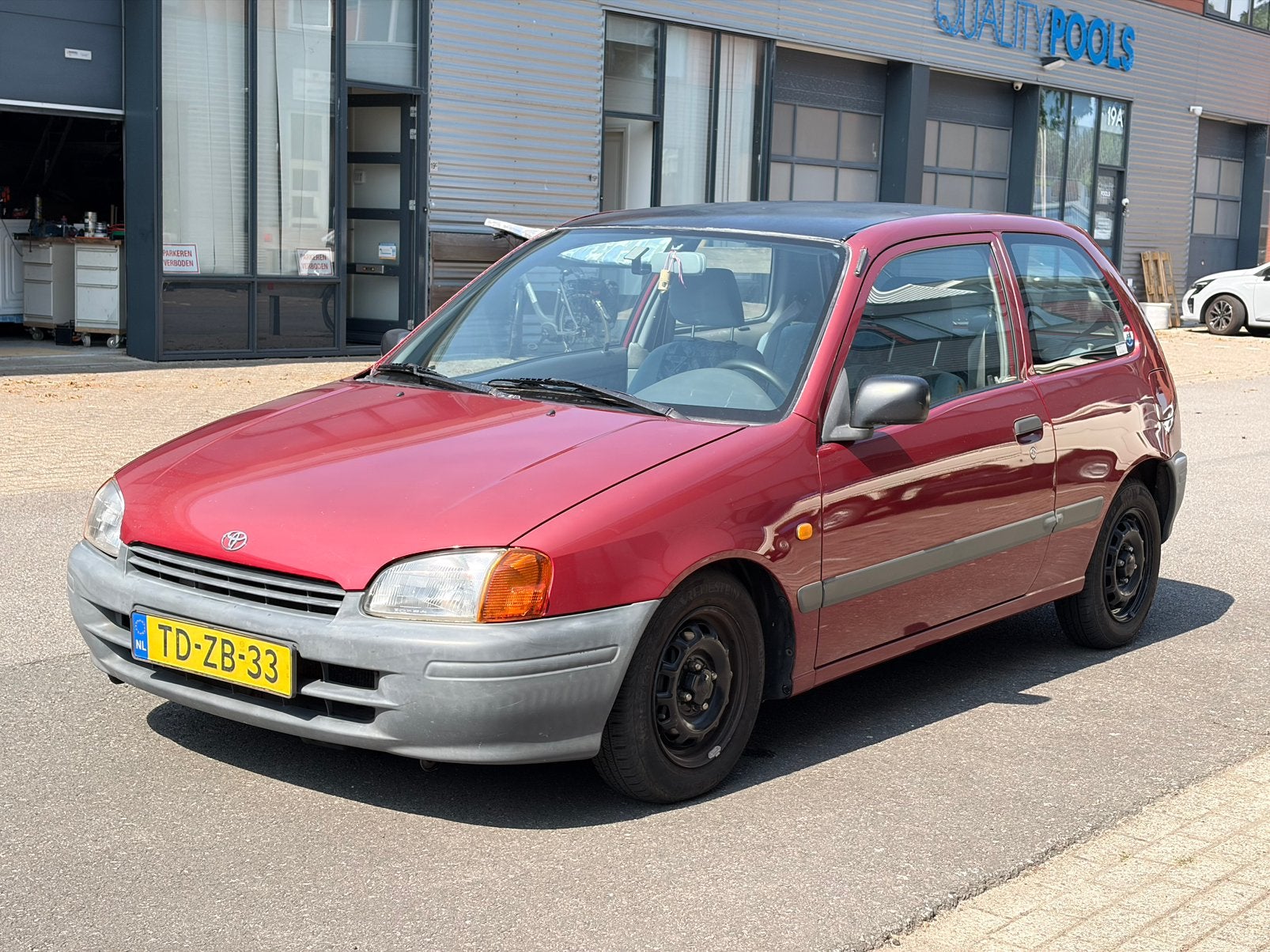 Toyota Starlet (NIEUWE APK) 1.3 16V 1998 Rood, 15 km/l, 74 pk, 4 cilinders, Starlet