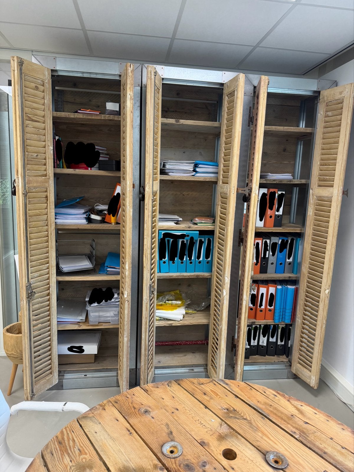 3 stuks Unieke vintage kast met louvredeurtjes, Ophalen of Verzenden, Zo goed als nieuw