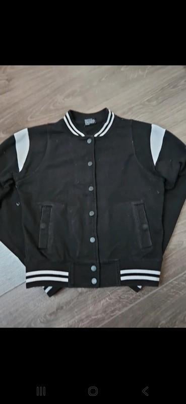 urban outfitters baseball jack zwart xs, Zwart, Urban outfitters, Ophalen of Verzenden, Zo goed als nieuw