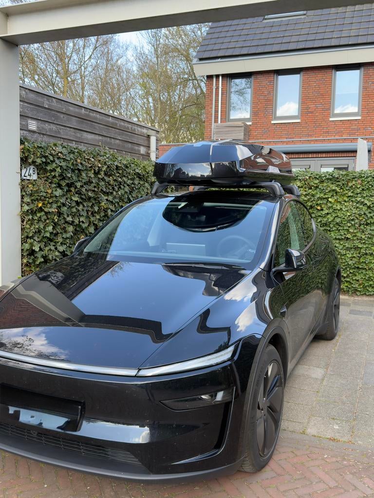 Dakkoffer en eventueel dakdragers te huur Tesla Model Y, Ophalen, Nieuw
