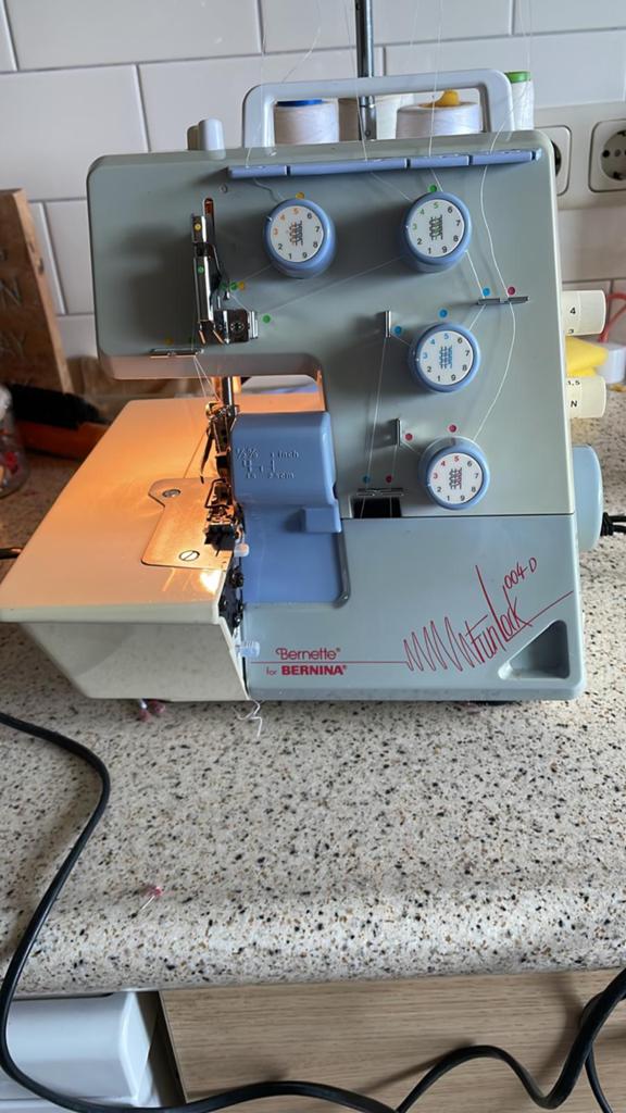 Lockmachine, Hobby en Vrije tijd, Ophalen, Zo goed als nieuw, Lockmachine, Bernina