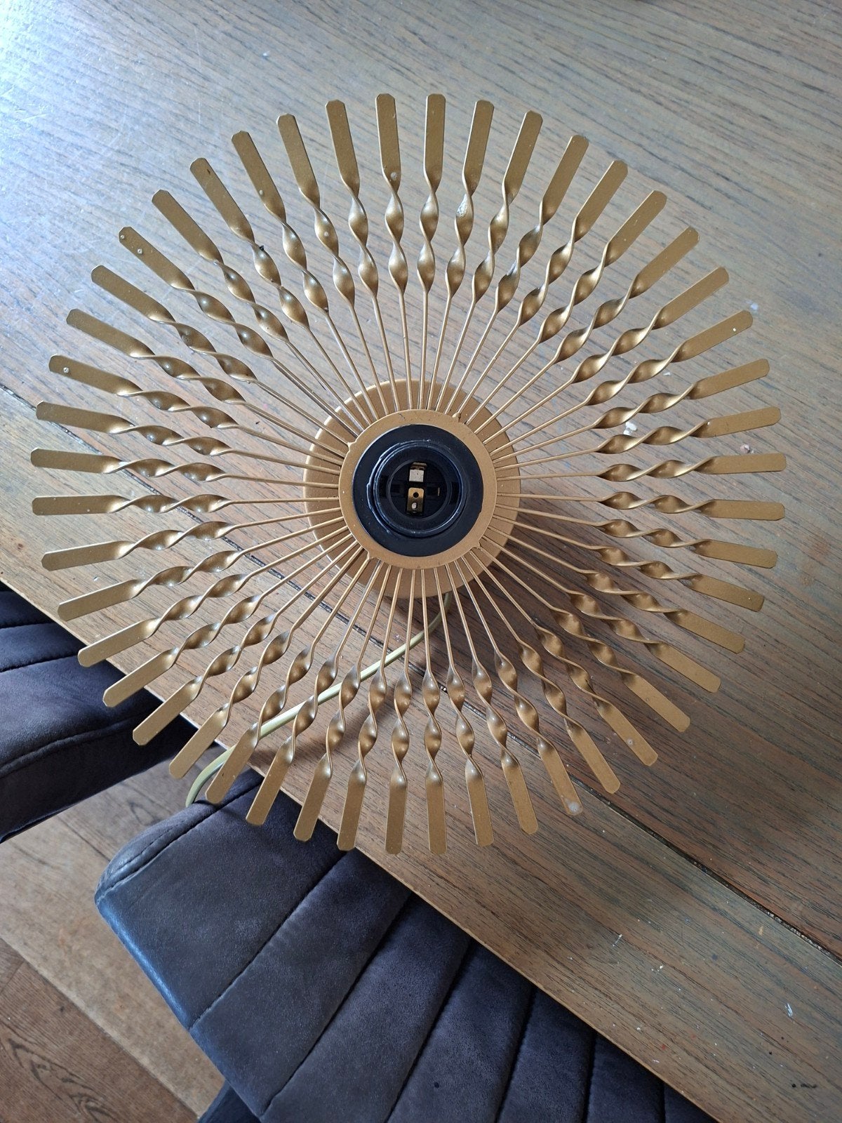 Bronzen wandlamp met uniek spiraalontwerp, Huis en Inrichting, Ophalen, Zo goed als nieuw, Goud, Metaal