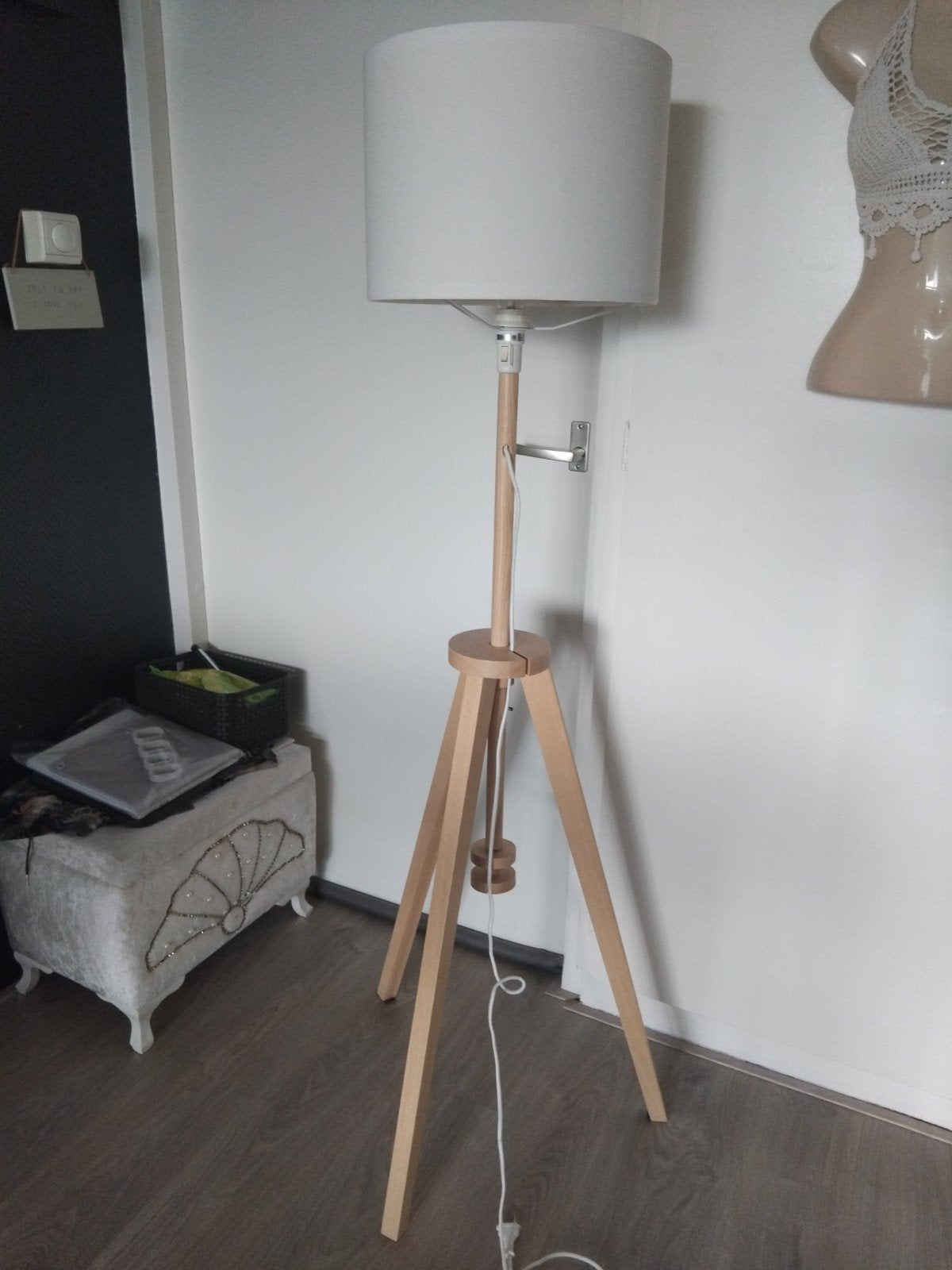 In hoogte verstelbare vloerlamp met houten statief, Ophalen, Modern, Scandinavisch, 100 tot 150 cm, Zo goed als nieuw