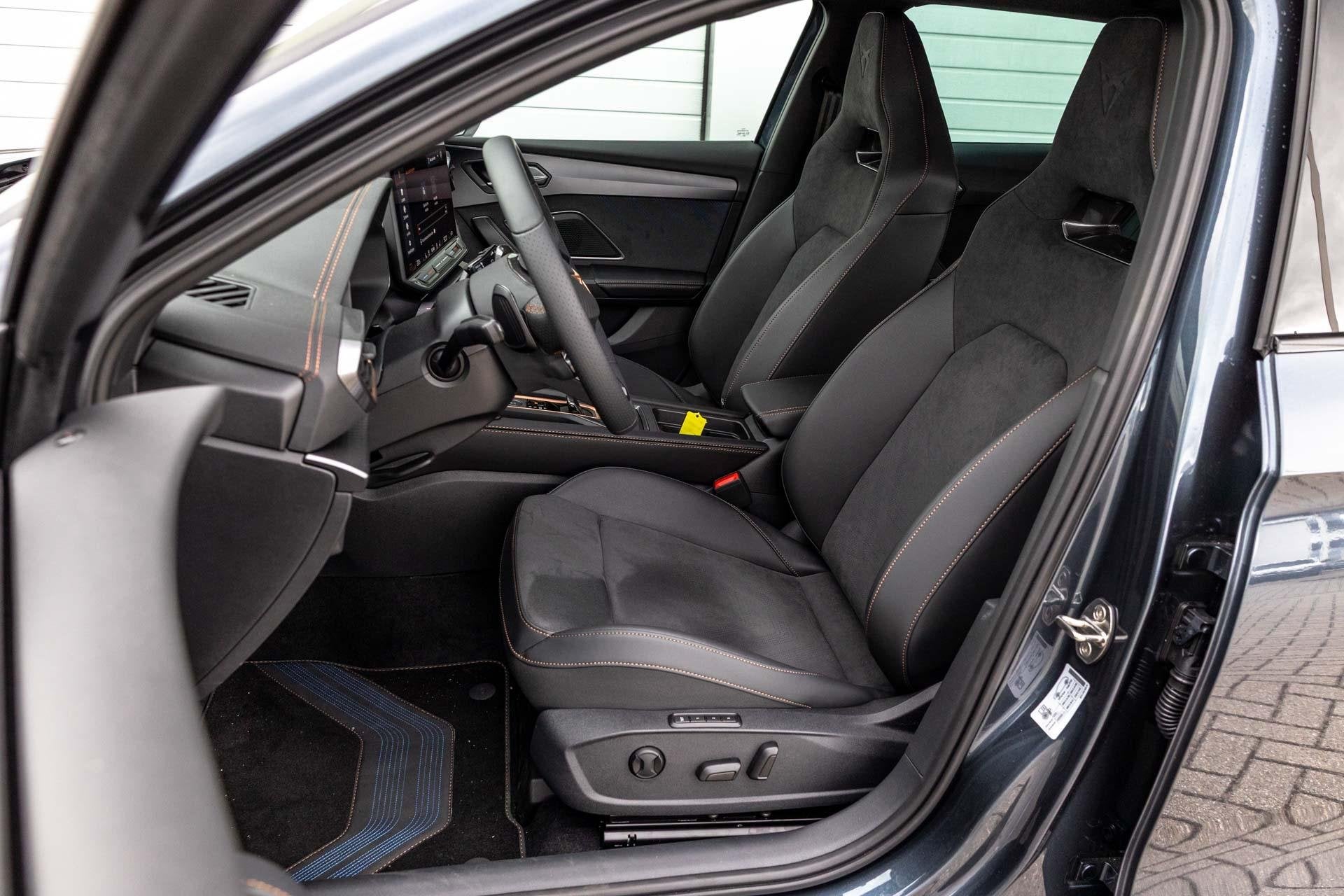 Foto 4 van CUPRA Leon Sportstourer 1.5 TSI e-Hybrid 272pk VZ Performanc
