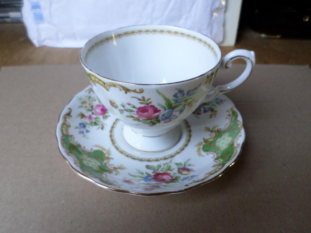 Kop & Schotel van Tuscan Fine English Bone China, Ophalen of Verzenden