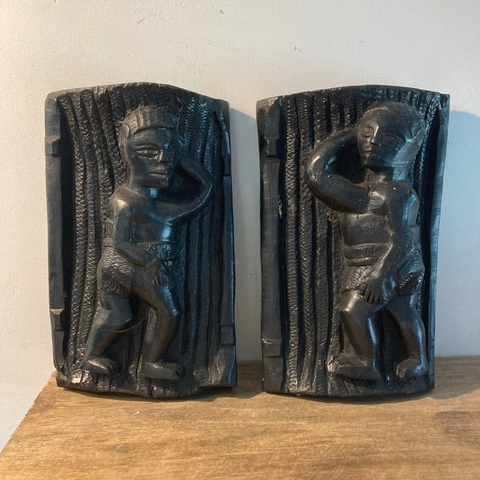 Set van twee vintage Afrikaanse Makonde houtsnijwerken, Ophalen of Verzenden