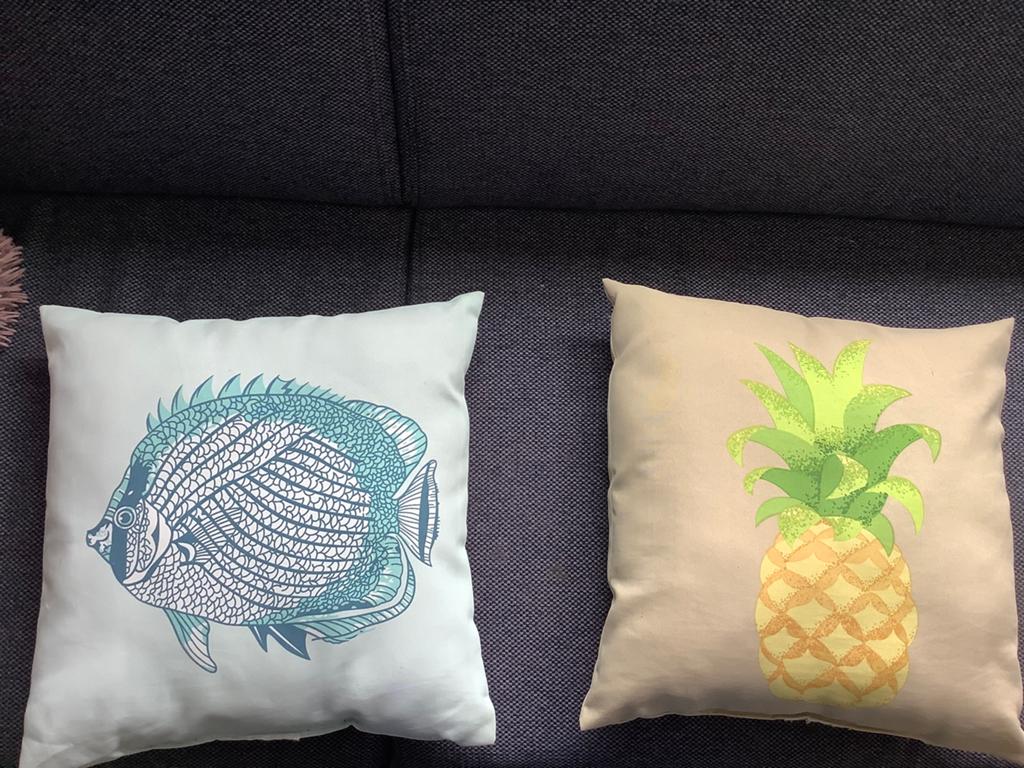 Zomerse kussens vis ananas 40 x 40, Huis en Inrichting, Ophalen of Verzenden, Zo goed als nieuw, Vierkant