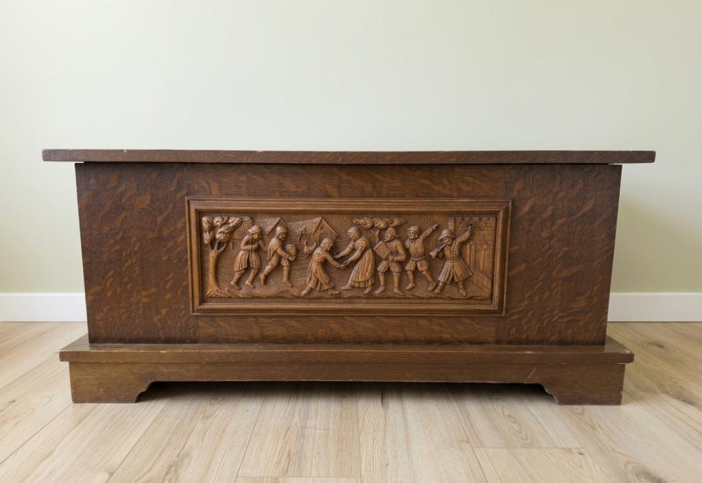 Antieke dekenkist / opbergkist met houtsnijwerk, Huis en Inrichting, Woonaccessoires | Kisten, Ophalen, Minder dan 50 cm, Gebruikt