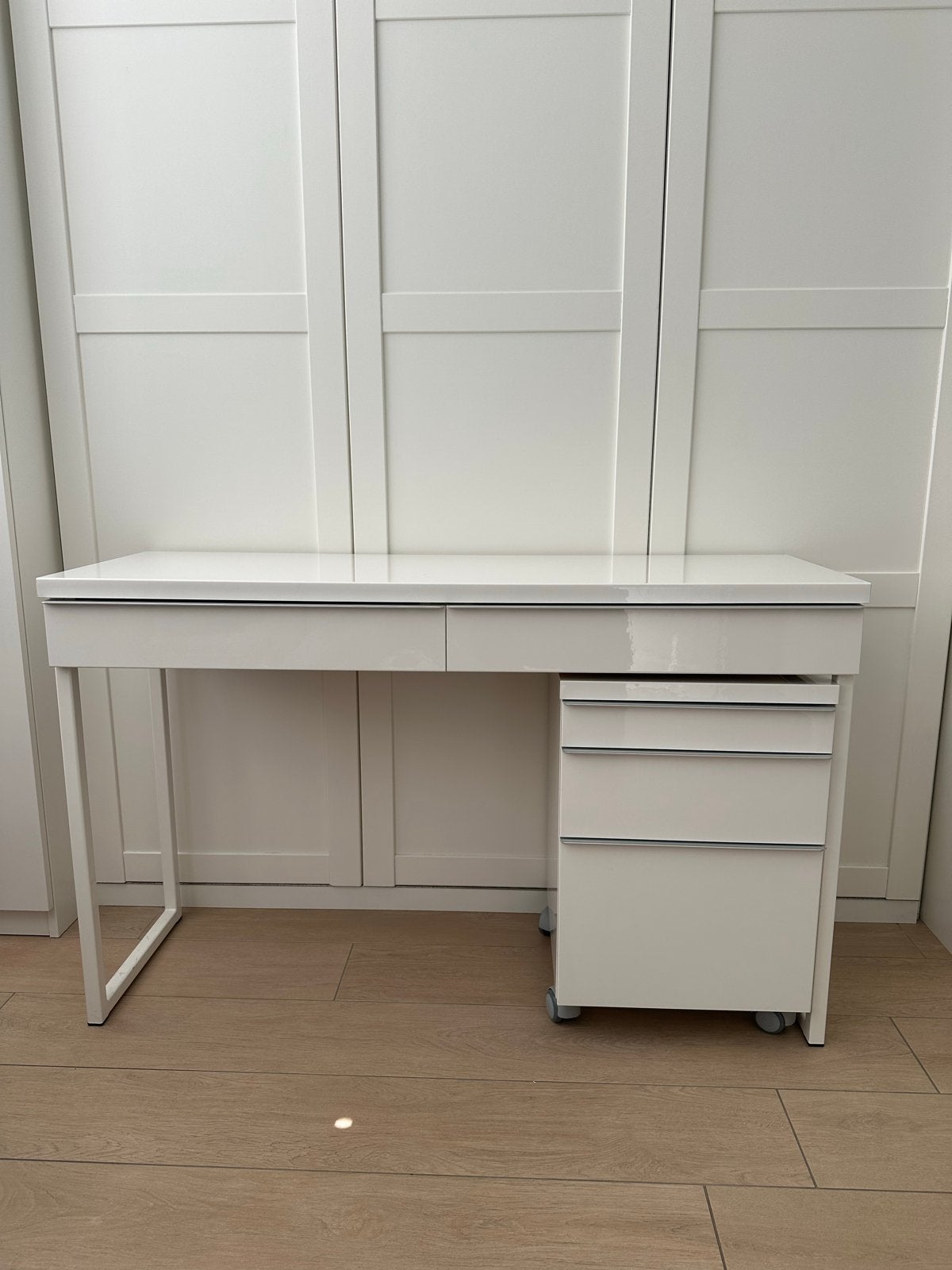 IKEA BESTÅ BURS bureau/kaptafel en ladeblok op wielen, Huis en Inrichting, Ophalen, Gebruikt, 120 cm, Spaanplaat of MDF