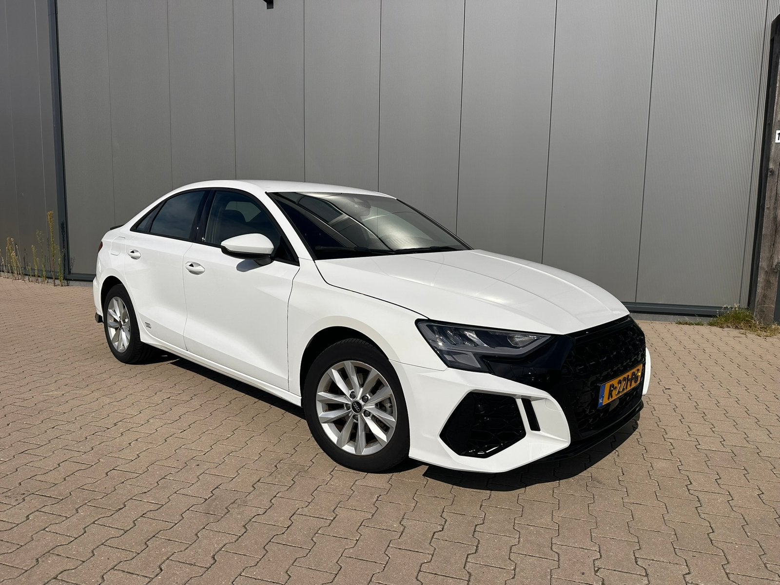 Audi A3 30 Tfsi 110pk S Tronic 2022 Wit, Auto's, Origineel Nederlands, 3 cilinders, Sedan, Onderhoudsboekje