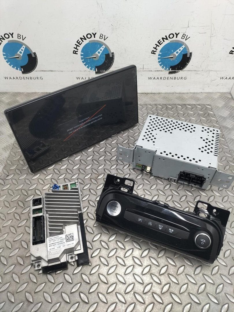 FORD KUGA TITANIUM NAVIGATIE 2024, Ophalen of Verzenden, Gebruikt, Stiba lid