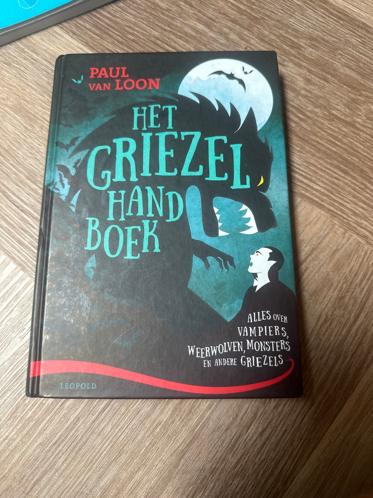 Het Griezelhandboek - Paul van Loon, Ophalen of Verzenden, Zo goed als nieuw, Fictie algemeen