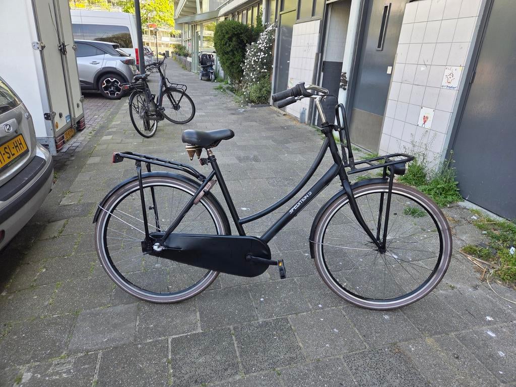 Zwarte damesfiets met voordrager en bagagedrager, Terugtraprem, Gebruikt, 50 tot 53 cm, Ophalen