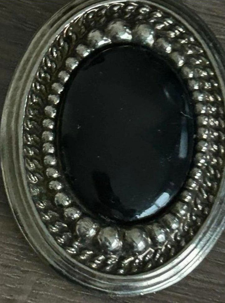 Mooie Grote Zilverkleurige Broche met Zwarte Steen, Ophalen of Verzenden, Zo goed als nieuw, Zwart, Overige materialen
