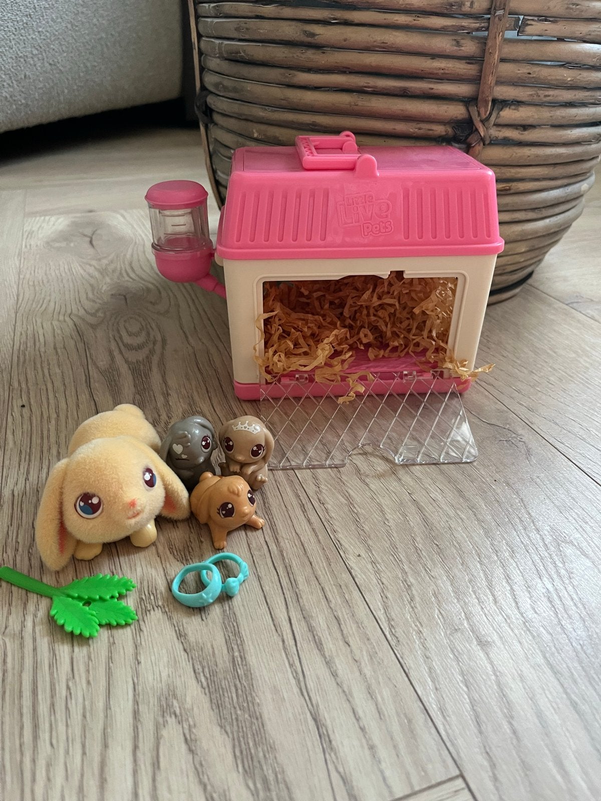 Little Live Pets Konijn en Puppy's met hokje, Ophalen, Zo goed als nieuw, Meisje
