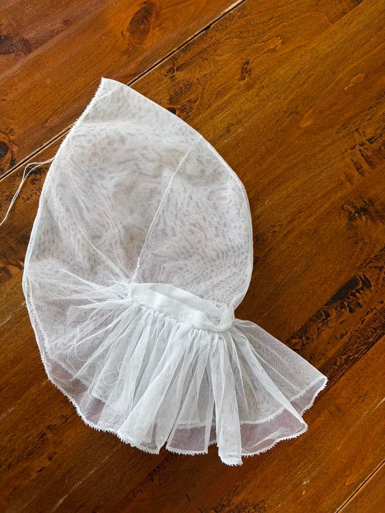 Klederdracht Friese floddermuts 1860 rouw, Antiek en Kunst, Antiek | Kleding en Accessoires, Ophalen of Verzenden