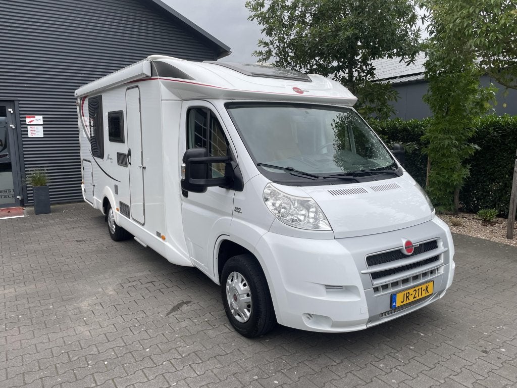 Bürstner Nexxo T 687 QUEENSBED, Fiat, 7 tot 8 meter, Bedrijf, Bürstner