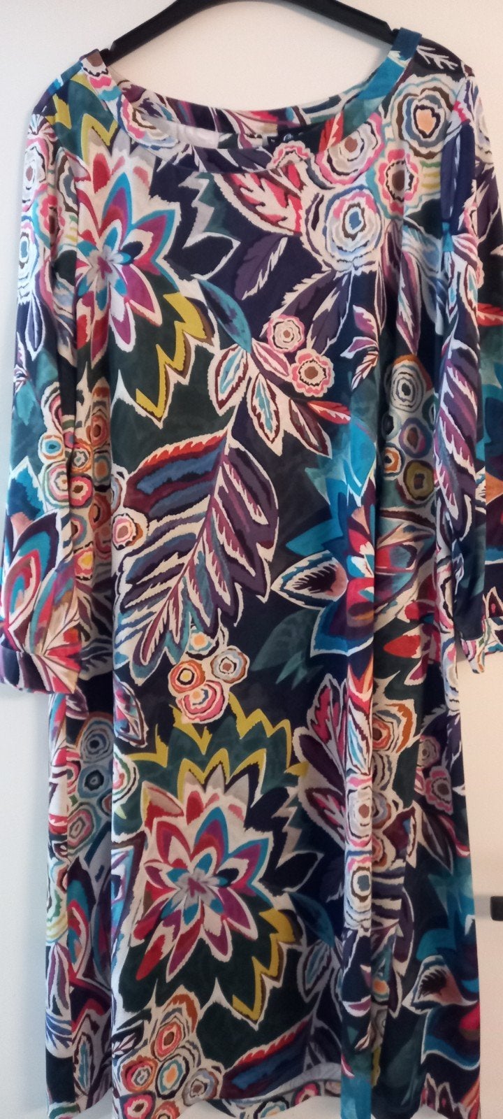 Prachtige jurk, Ophalen, Nieuw, Maat 46/48 (XL) of groter, Onder de knie