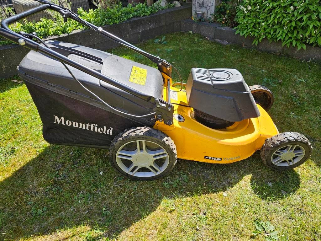 Sterke 1800W grasmaaier met geslepen messen, Tuin en Terras, Grasmaaiers, Ophalen, Gebruikt