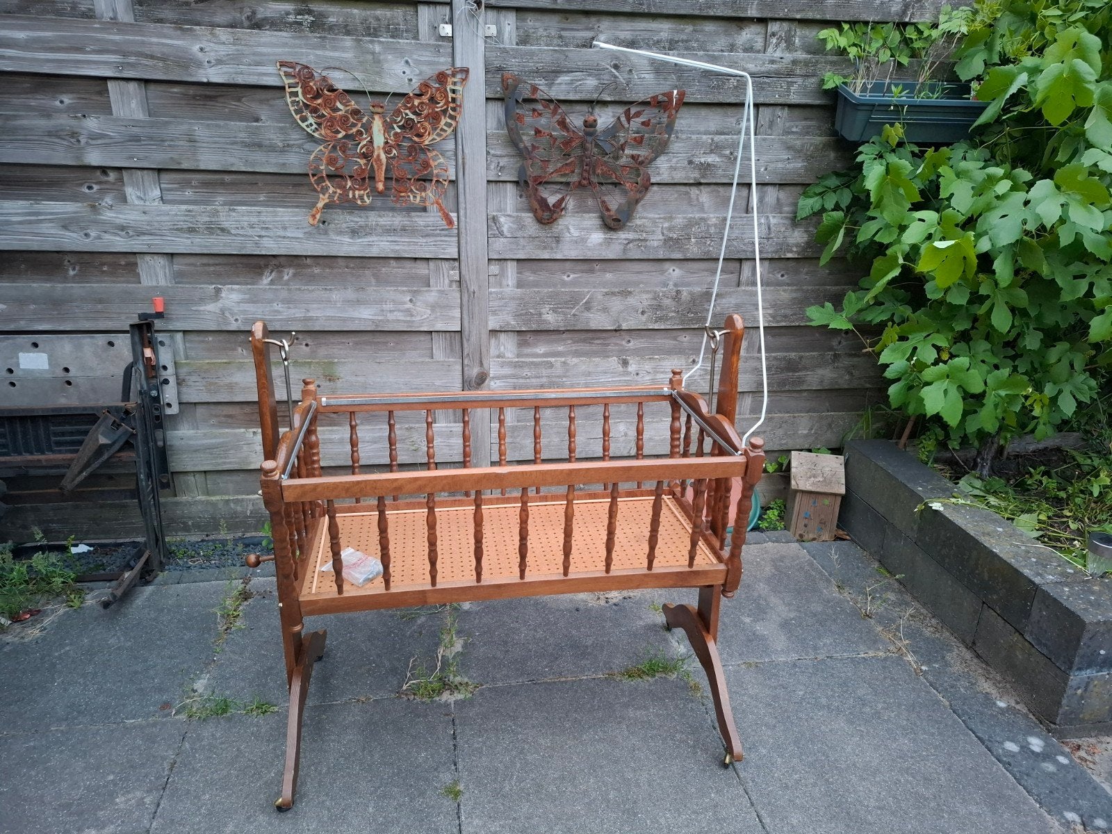 Vintage houten schommelwieg, Kinderen en Baby's, Babywiegjes en Ledikanten, Ophalen, Gebruikt, Wieg