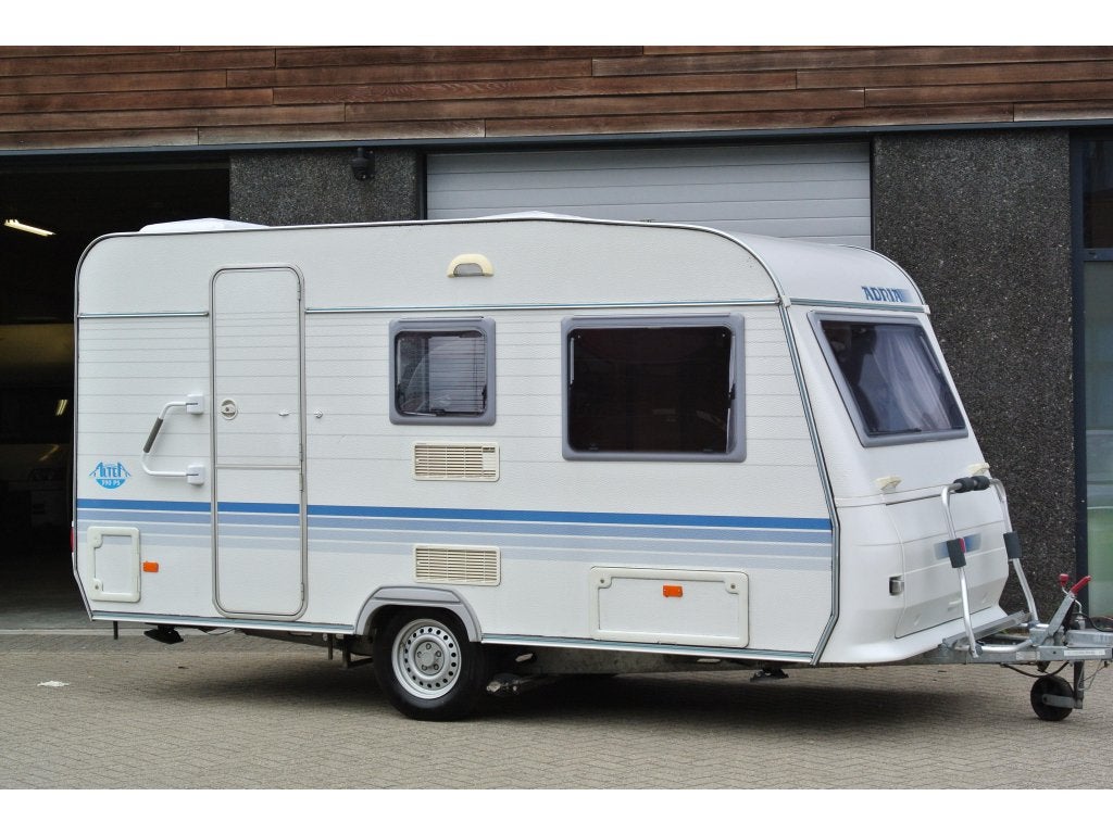 Adria Altea 390 PS|Mover|Voortent|Dwarsbed|Treinzit, Caravans en Kamperen, Schokbreker, Bedrijf, Treinzit, 750 - 1000 kg