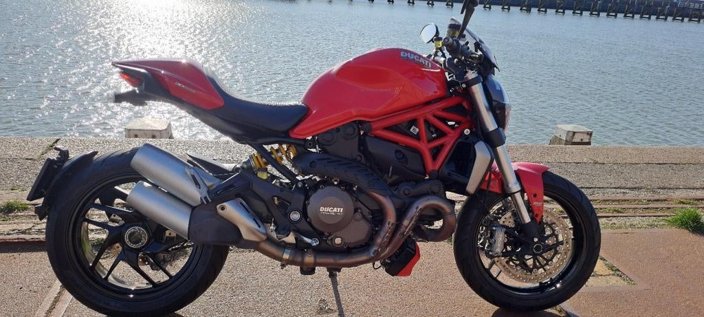 Ducati Monster 1200.  Bouwjaar 2014. Rood, Motoren, 2 cilinders, 1198 cc, Particulier, Meer dan 35 kW