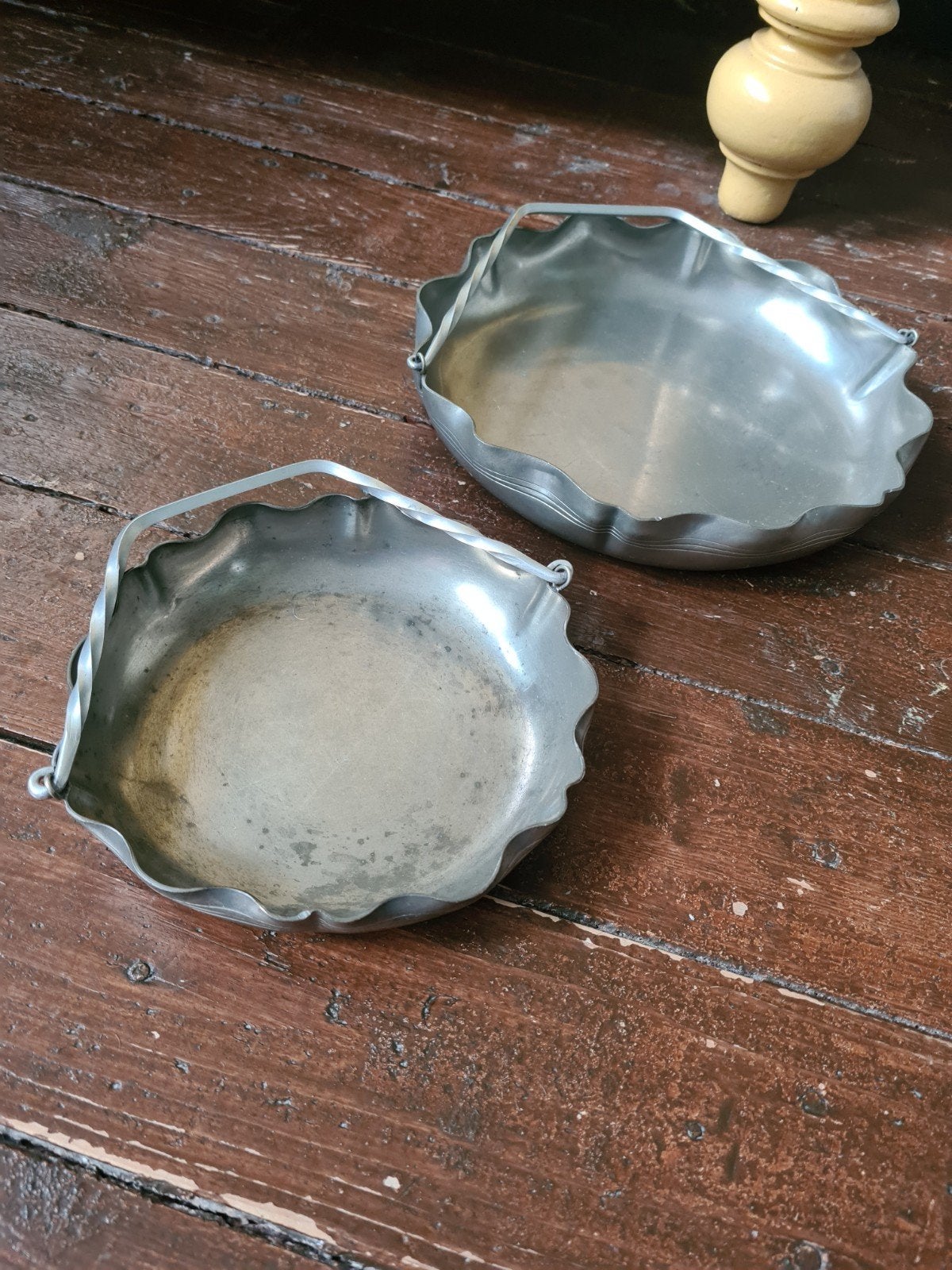 Antieke tinnen schalen met handvat - Gero Holland, Ophalen