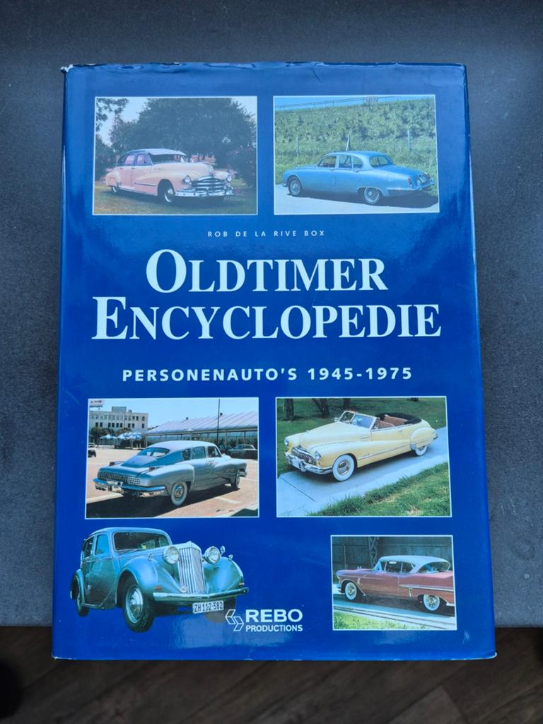 Oldtimer encyclopedie personenauto's 1945-1975, Ophalen of Verzenden, Zo goed als nieuw, R. de la Rive Box