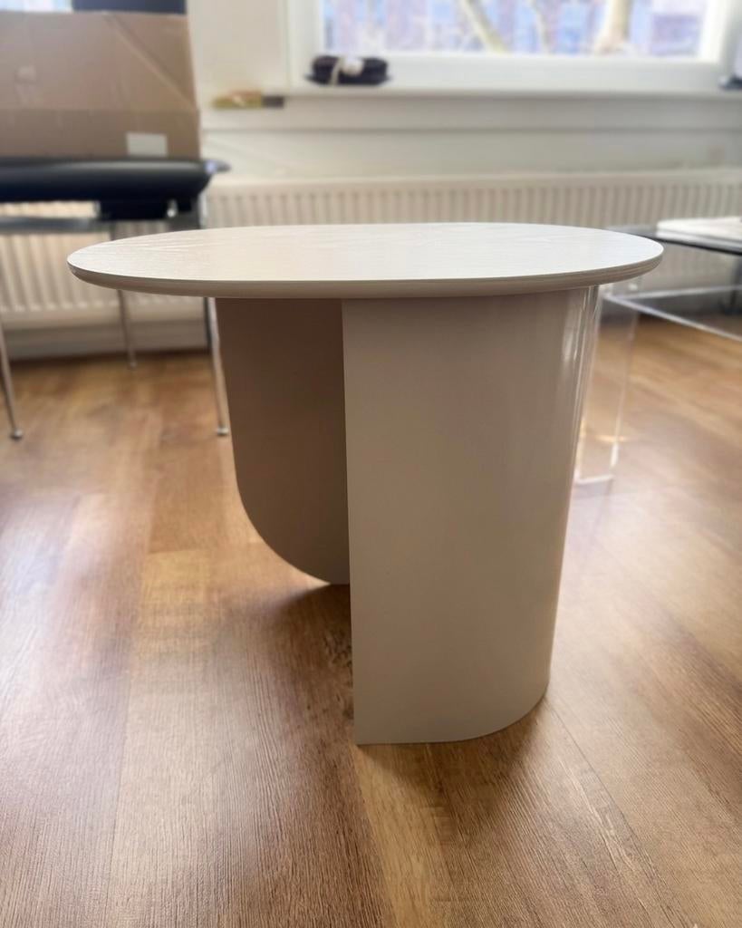 FÉST Plateau bijzettafel Sand – Design klassieker!, Huis en Inrichting, Ophalen, Minder dan 45 cm, Minder dan 55 cm, Gebruikt
