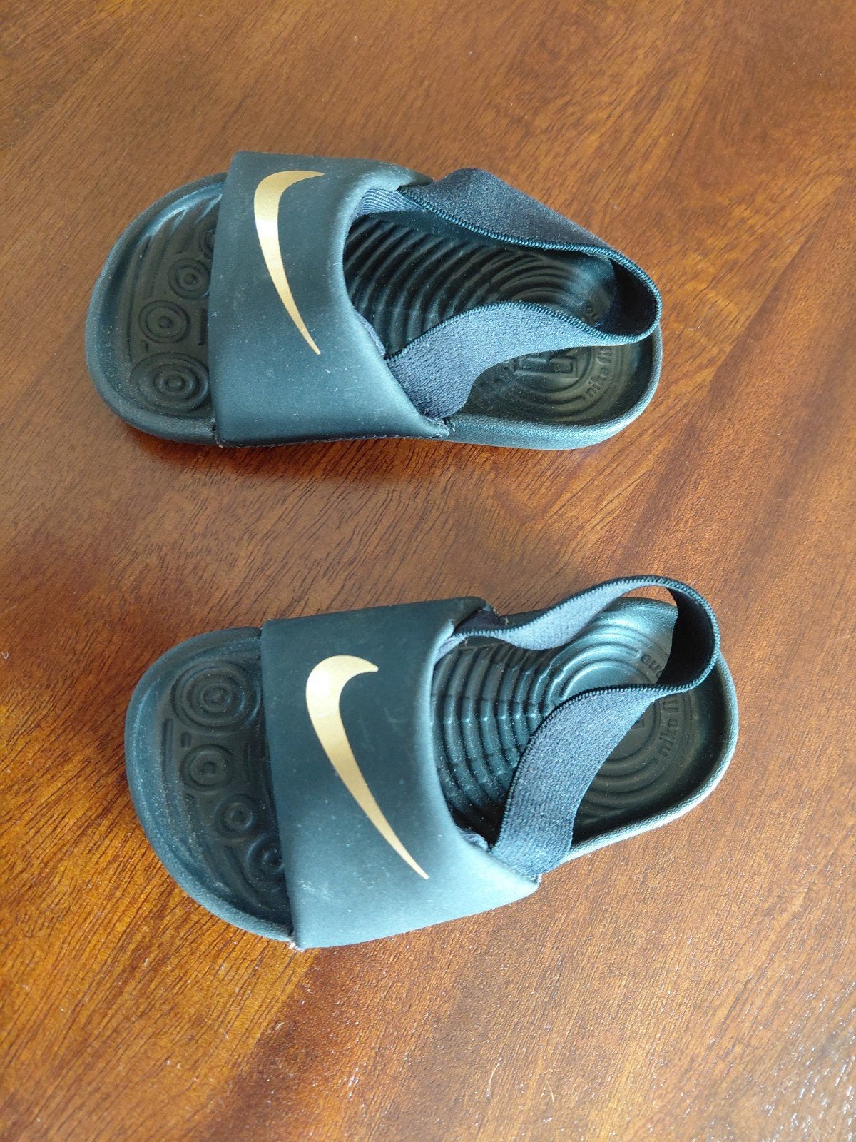 Nike slippers voor kinderen, Kinderen en Baby's, Jongetje of Meisje, Ophalen of Verzenden, Nike, Gebruikt
