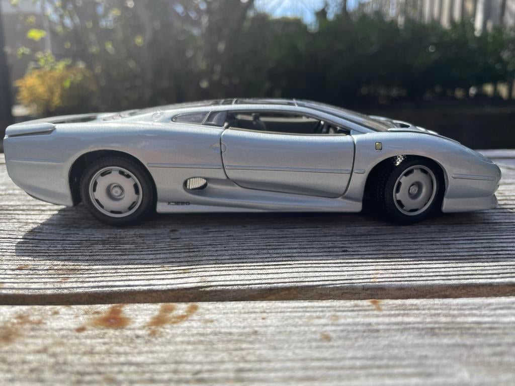 Jaguar XJ220 modelauto grijs 1:24, Ophalen of Verzenden, Gebruikt, Auto, Overige merken