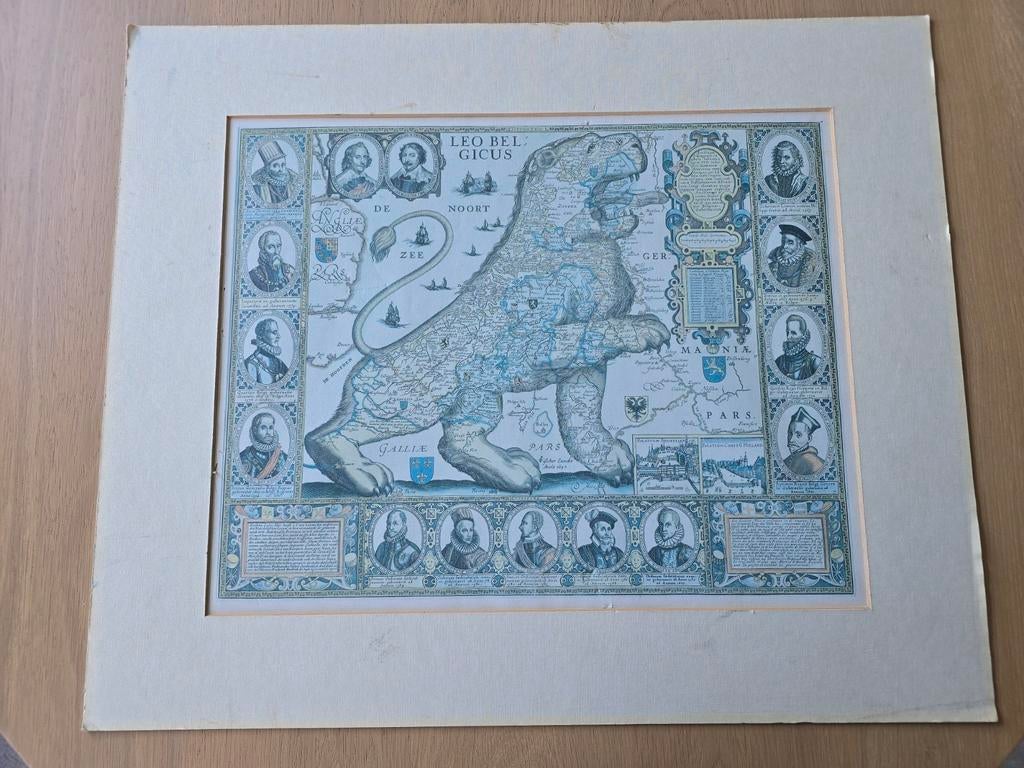 Reproductie Leo Belgicus / Johan van Doetechum fecit €25, Gelezen, Johan van Doetechum, Ophalen of Verzenden, Landkaart