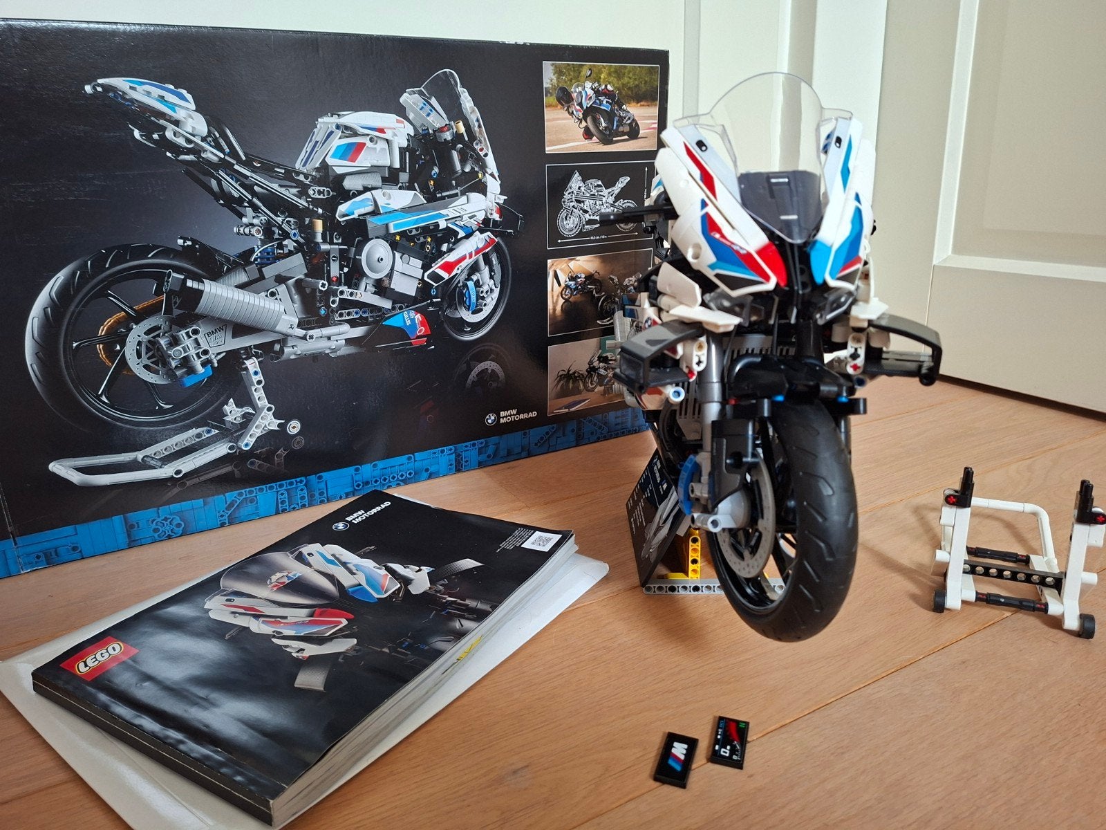 technic lego bmw  M 1000 RR 42130  1920 PCS, Ophalen, Zo goed als nieuw, 1:5 t/m 1:8, Motor