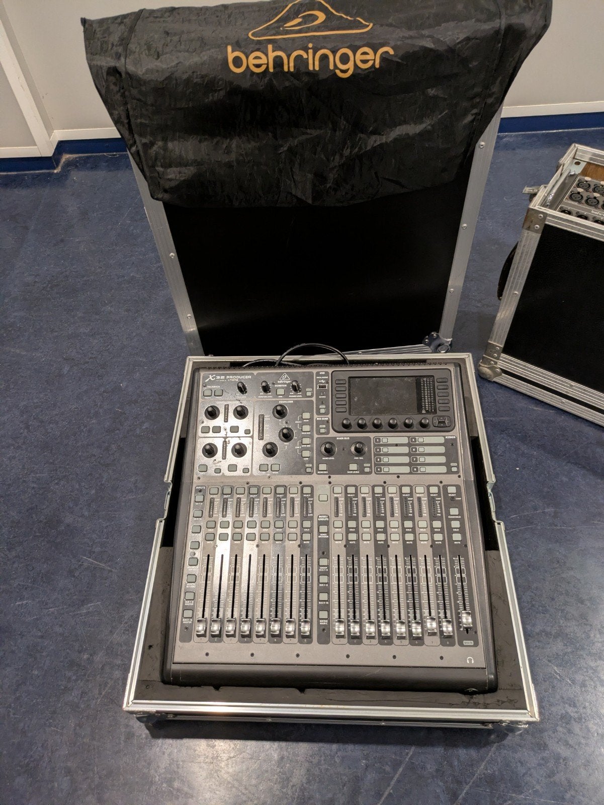 Behringer X32 Producer Digitale Mixer met Flightcase, Ophalen, Zo goed als nieuw, 20 kanalen of meer, Microfooningang