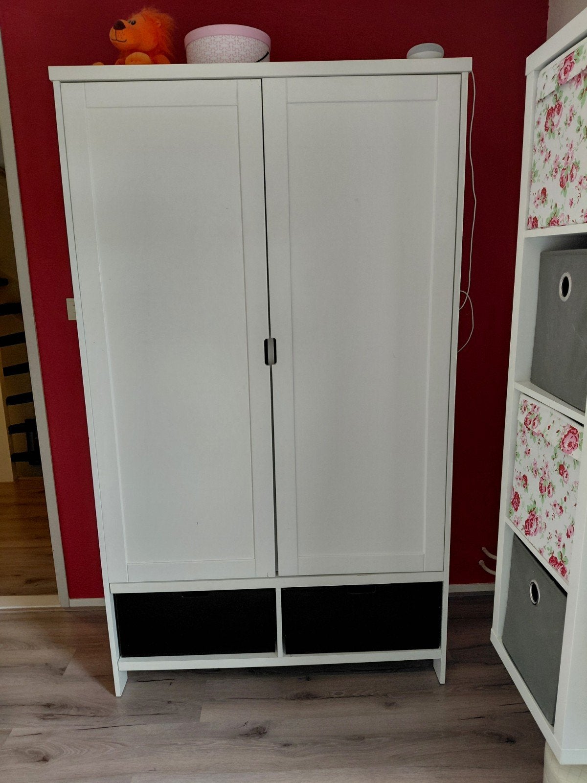 Witte kledingkast 190x110 met gebruikerssporen, Ophalen, Gebruikt, 100 tot 150 cm, Met plank(en)