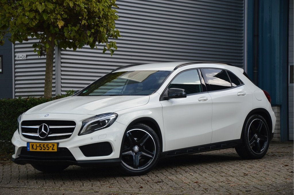Mercedes-Benz GLA 180 AMG-LINE | NIGHT | XENON | PDC | NAVI, 12 maanden, Gebruikt, 4 cilinders, 1335 kg