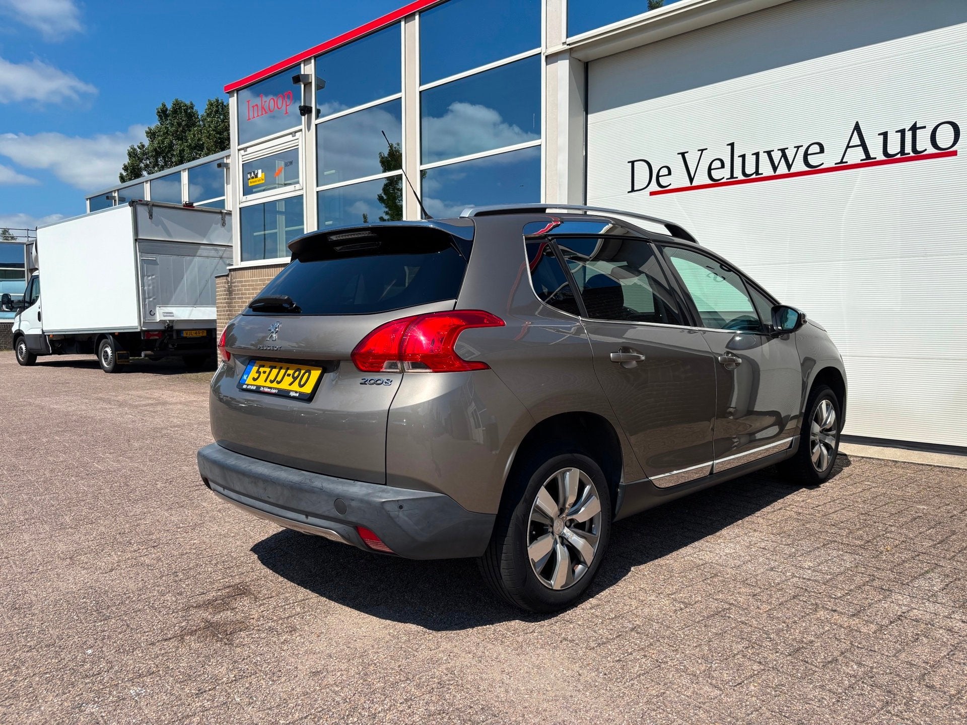 Peugeot 2008 1.2 VTi Allure Pack Premium Plus|PANO|LEDER, Voorwielaandrijving, Euro 5, 1199 cc, 82 pk