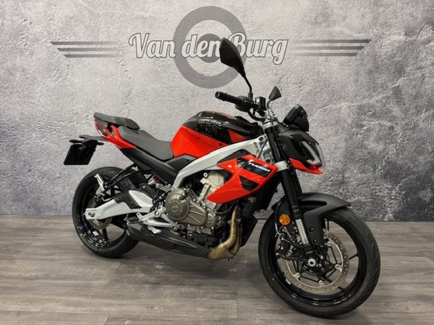 APRILIA TUONO 457 (bj 2025), Motoren, Motoren | Aprilia, Bedrijf, Naked bike, 12 t/m 35 kW, 2 cilinders, Minimaal motorrijbewijs A1