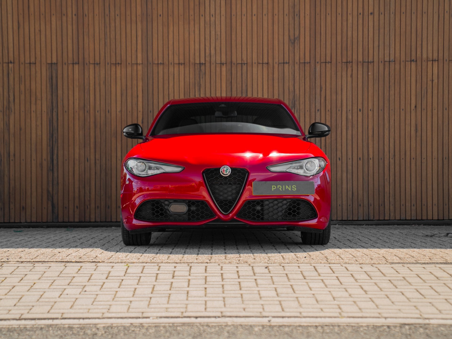 Alfa Romeo Giulia 2.0 T Veloce 280pk AWD | 19'' | Carplay |, 745 kg, Met garantie (alle), Leder, Bedrijf