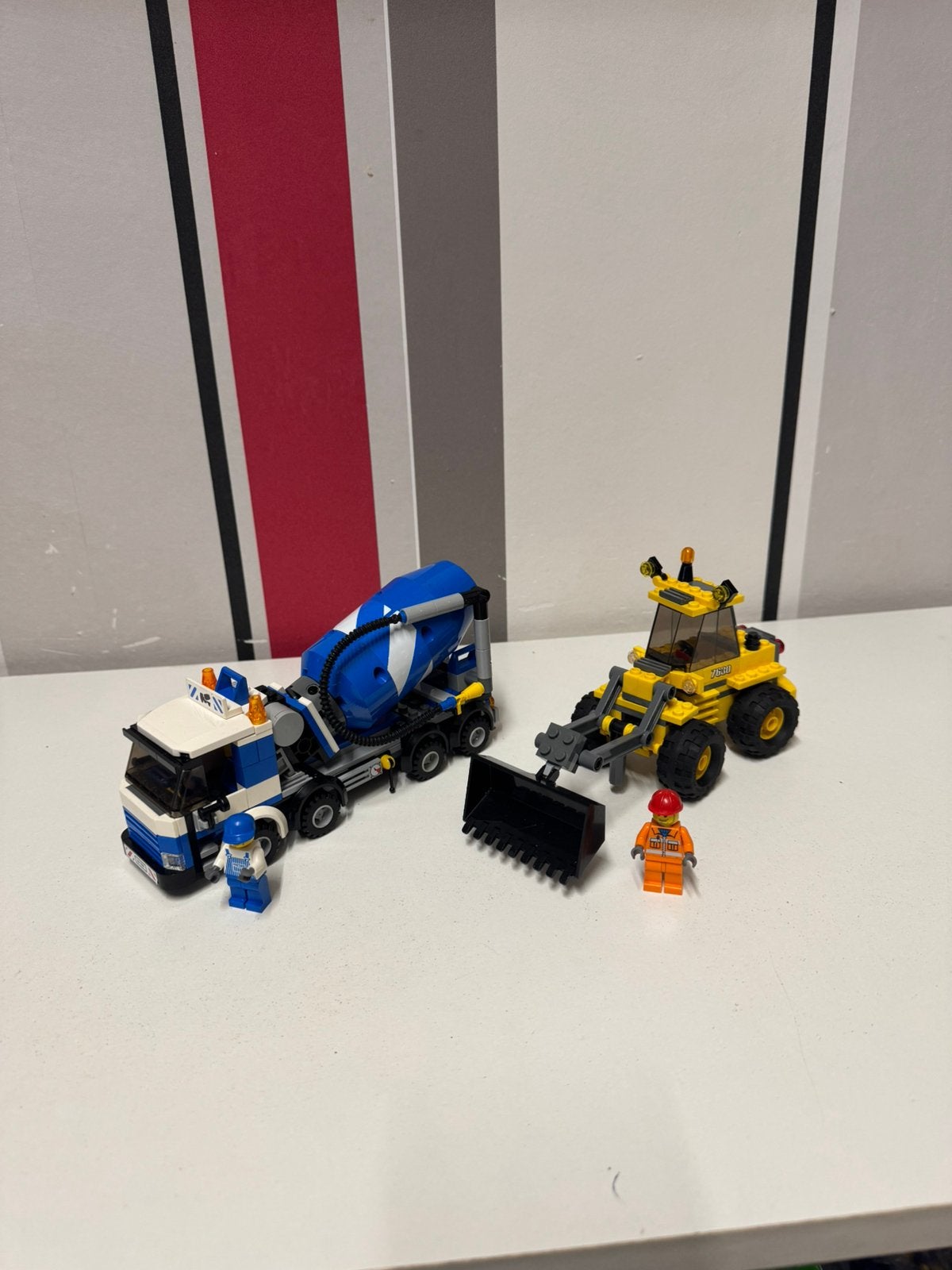 Lego city 7990 en 7630, Kinderen en Baby's, Speelgoed | Duplo en Lego, Ophalen of Verzenden, Zo goed als nieuw