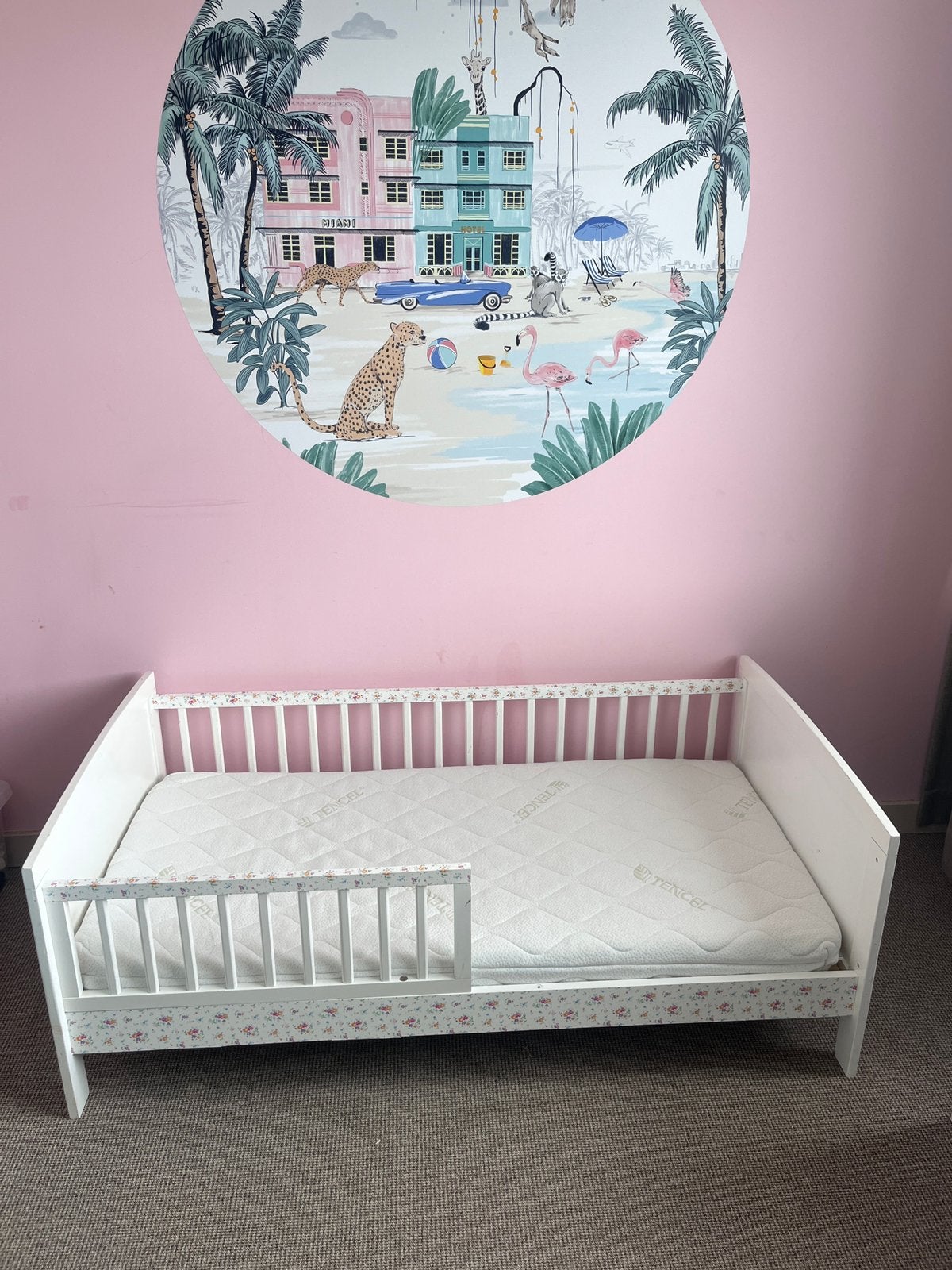 Vintage Kinderbed met bloemendessin, Ophalen, Gebruikt, 70 tot 85 cm, 140 tot 160 cm