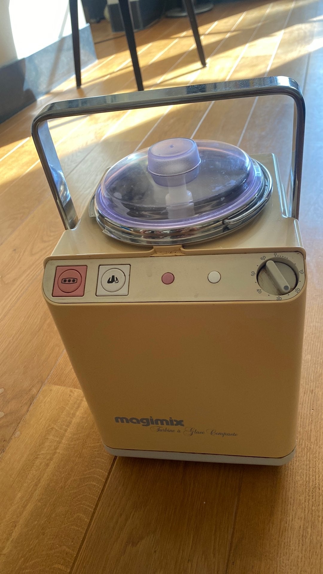Ijsturbine van Magimix, beige, zeer goede staat., Witgoed en Apparatuur, IJsmachines, Ophalen, Gebruikt, Zelfvriezend