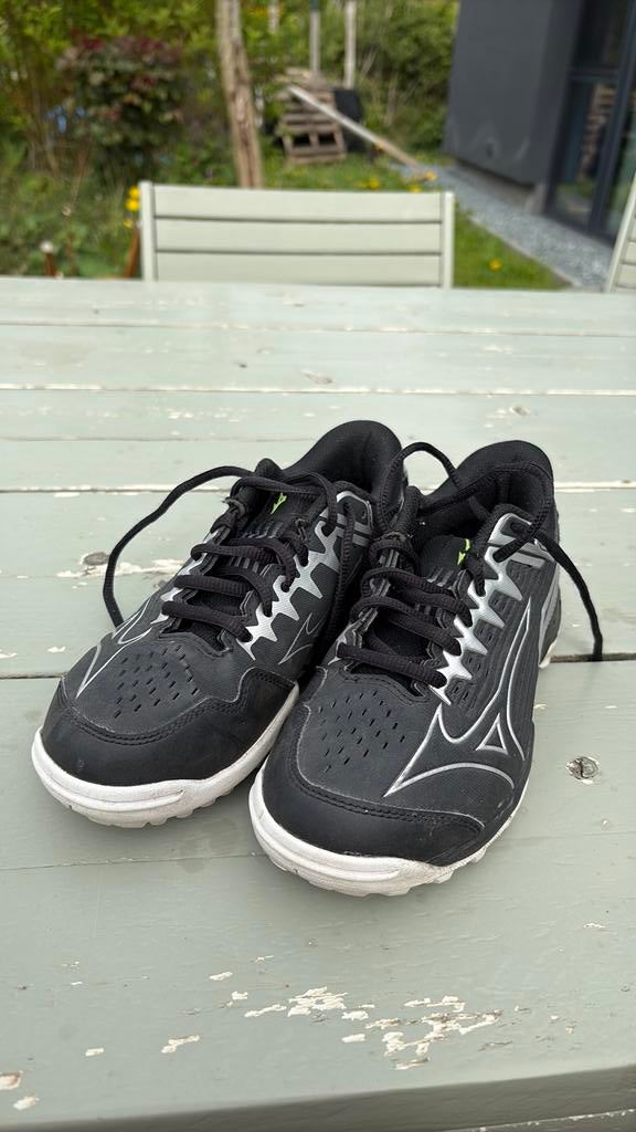 Mizuno korfbalschoenen kunstgras maat 36, Sport en Fitness, Korfbal, Ophalen, Gebruikt, Schoenen