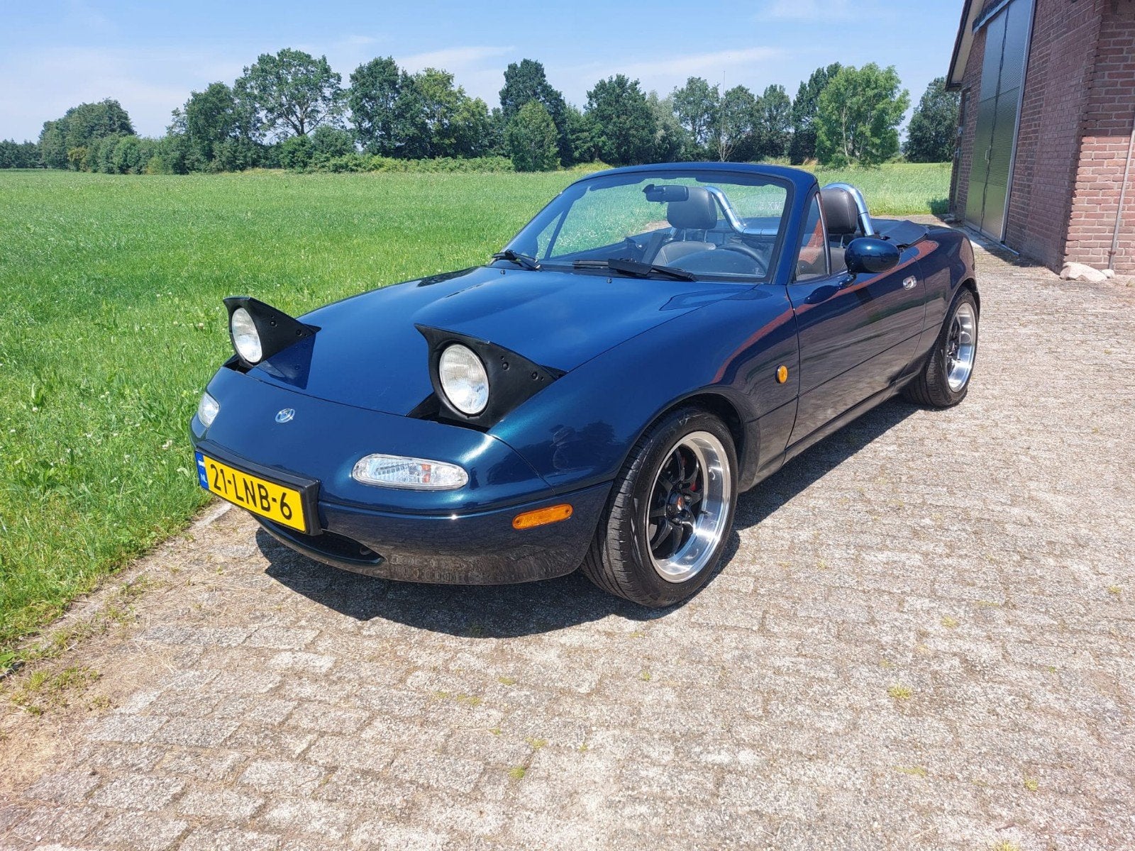 Mazda MX-5 NA 1.6i 16v dohc 1998 montego blue mica, Auto's, Achterwielaandrijving, 40 €/maand, Zwart, 4 cilinders