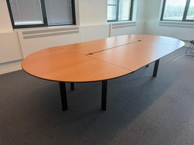 Ahrend Mehes Vergadertafel / tafel 325x160xH74 cm, 1 stuk