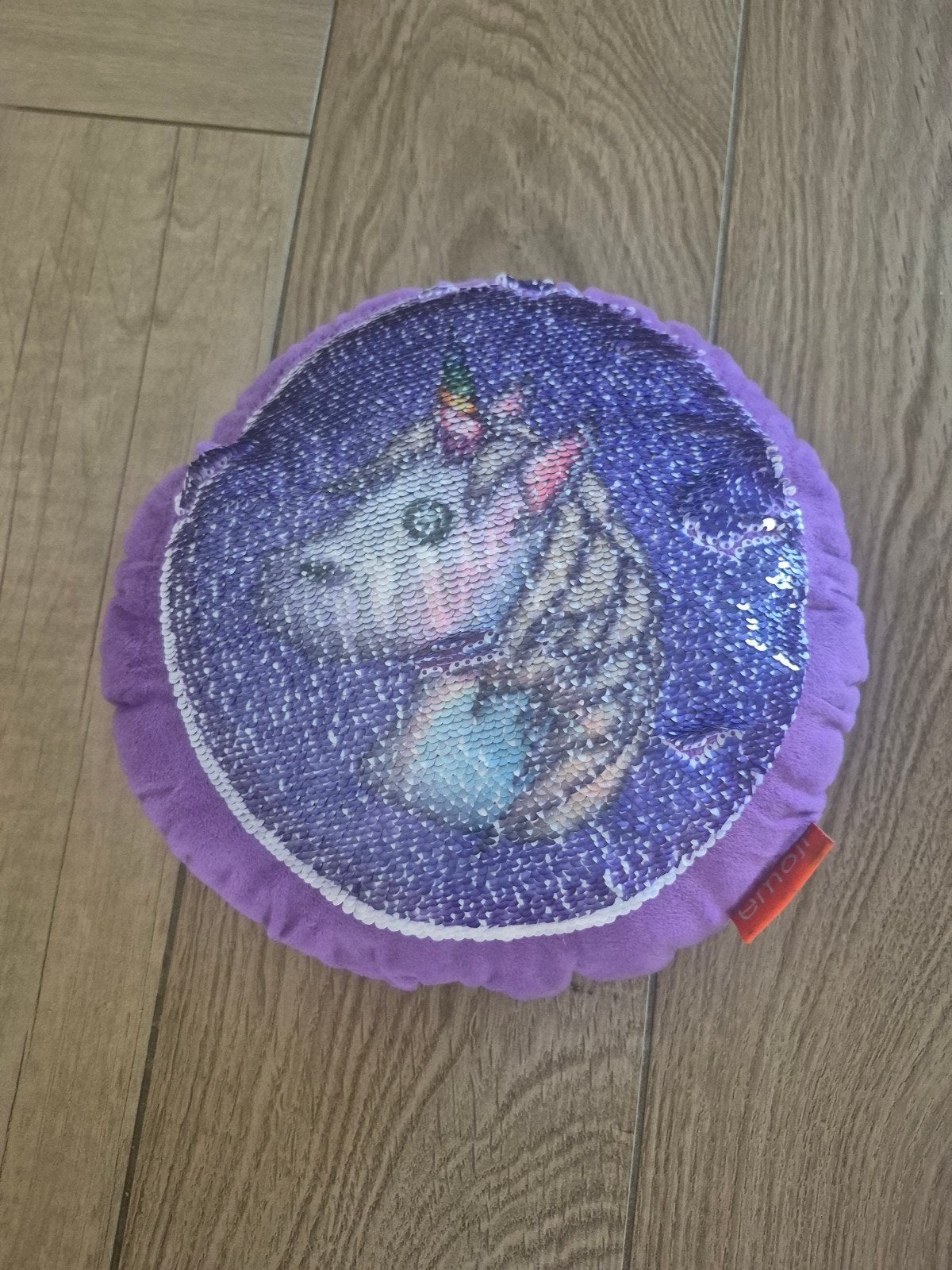 Gratis af te halen: Paillettenkussen met eenhoorn, Ophalen