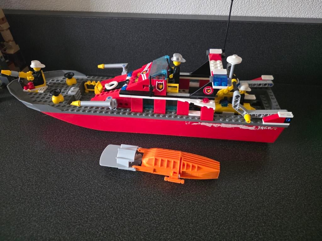 Lego city brandweer boot 7906 met motor en boekje. 100%, Kinderen en Baby's, Speelgoed | Duplo en Lego, City, Lego, Zo goed als nieuw