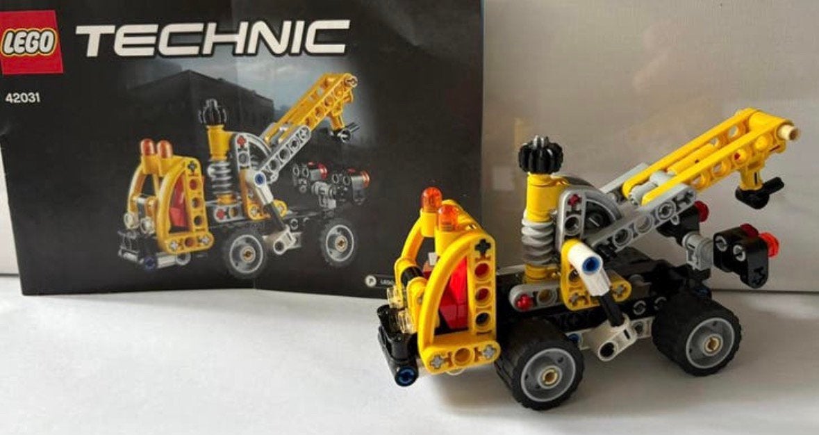 Lego Technic 42031: Complete set met 2 instructieboekjes, Ophalen of Verzenden, Gebruikt